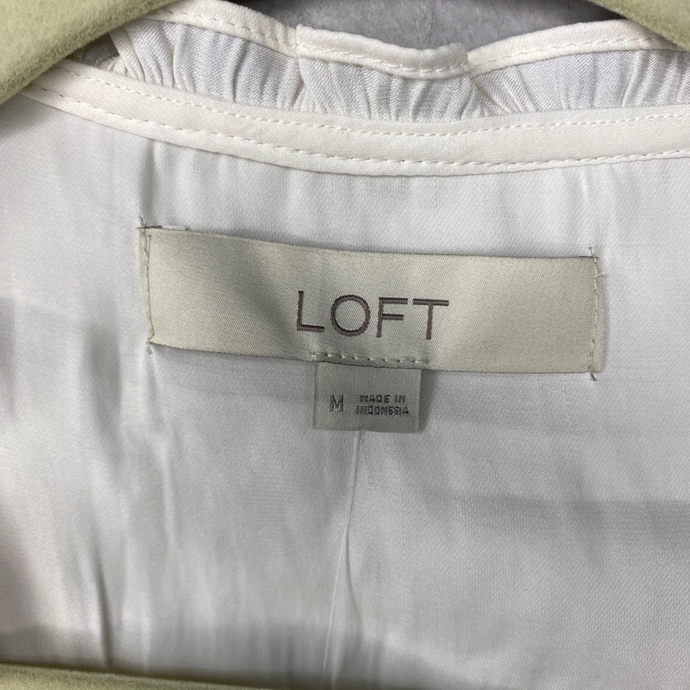 LOFT Cream Ruffle Yoke Tie Neck Button Front Blouse NWT Medium - Picture 3 of 12